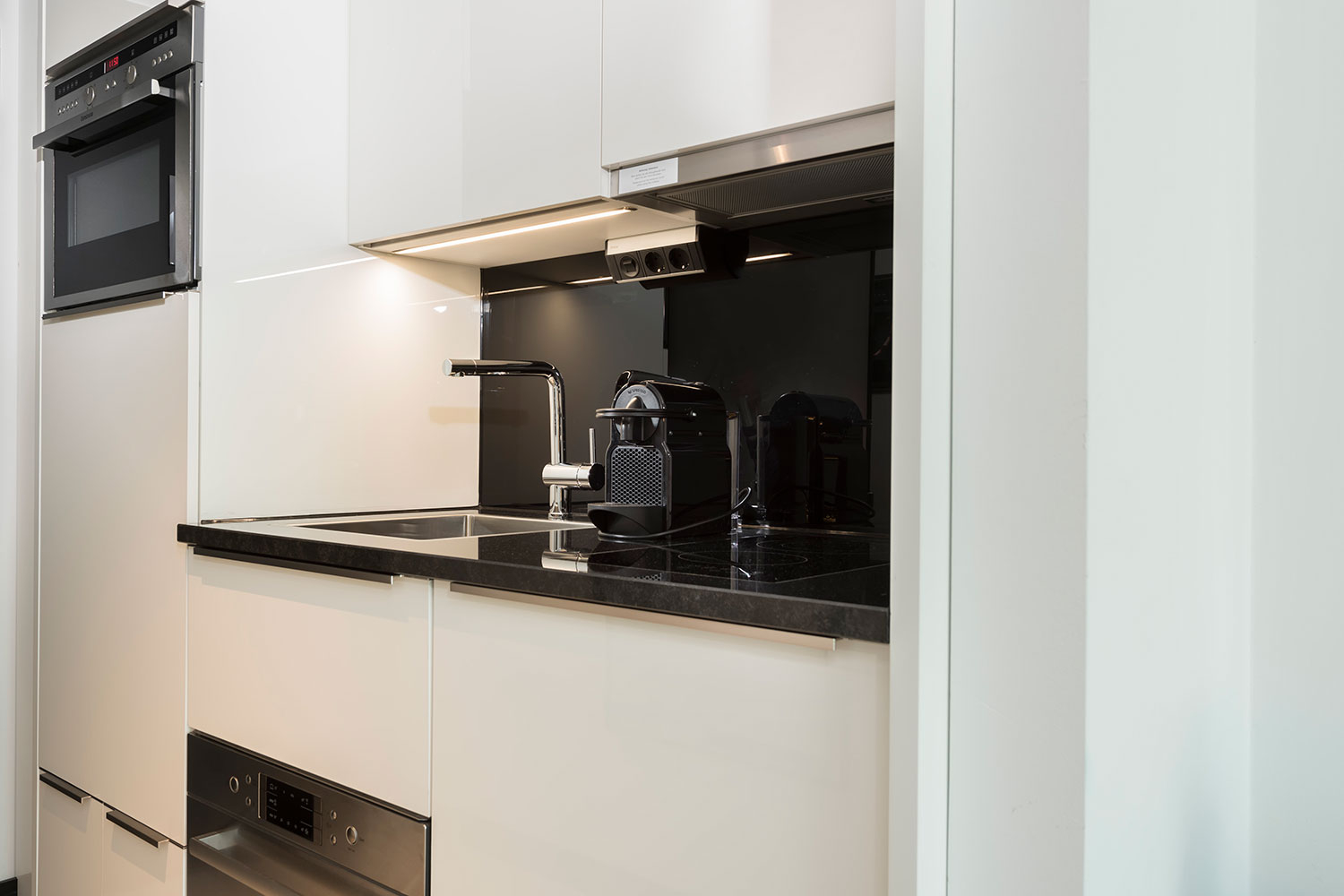 adina apartment hotel hamburg speicherstadt two bedroom apartment 1