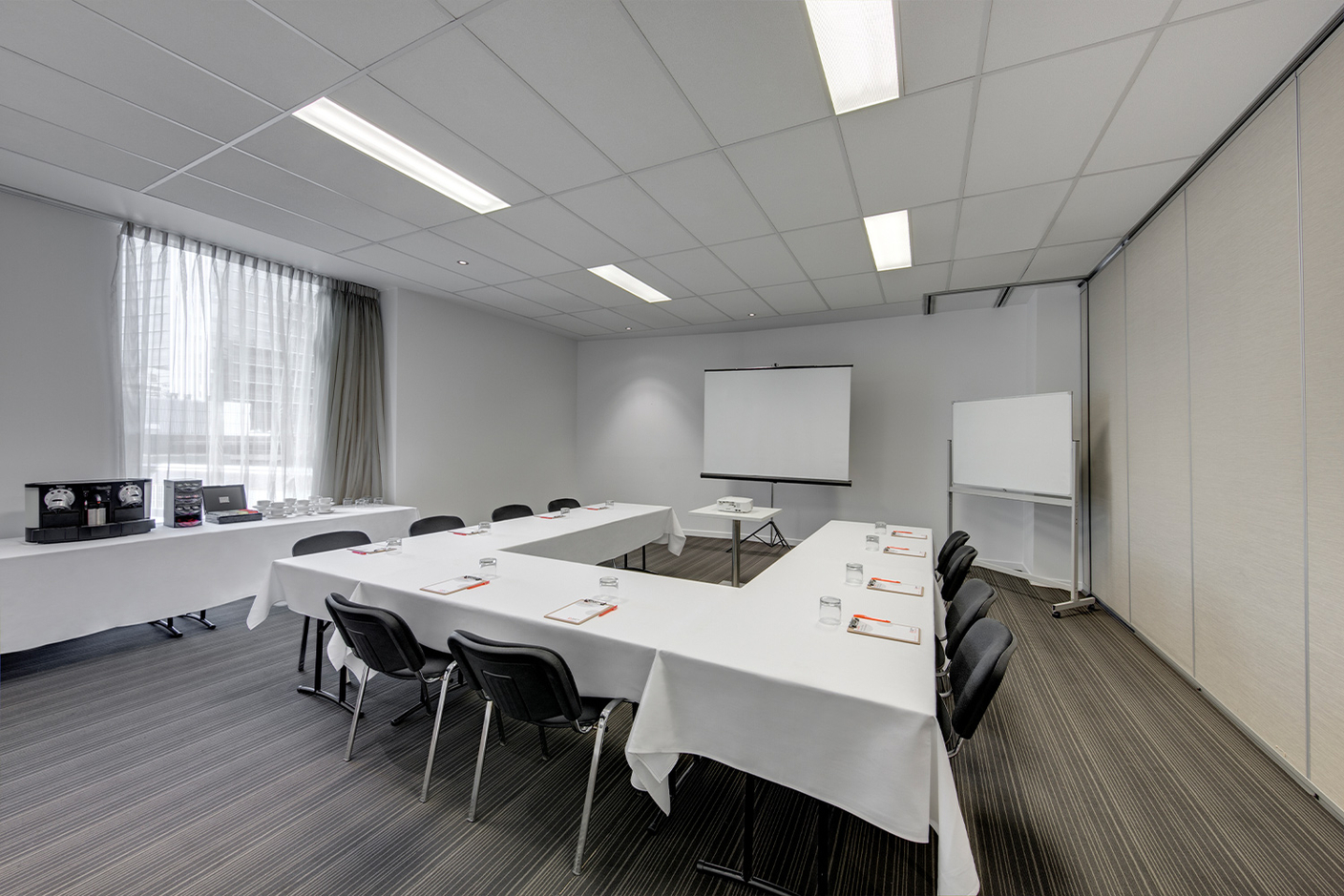 meeting-room-hire-melbourne-docklands-travelodge