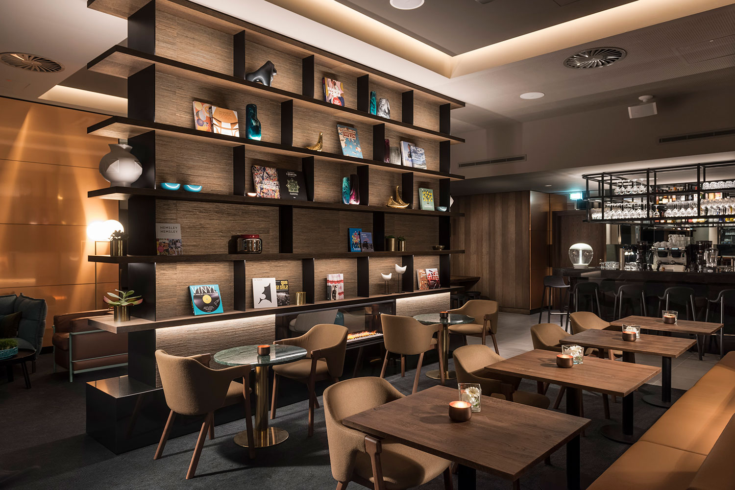 adina apartment hotel frankfurt lounge 1