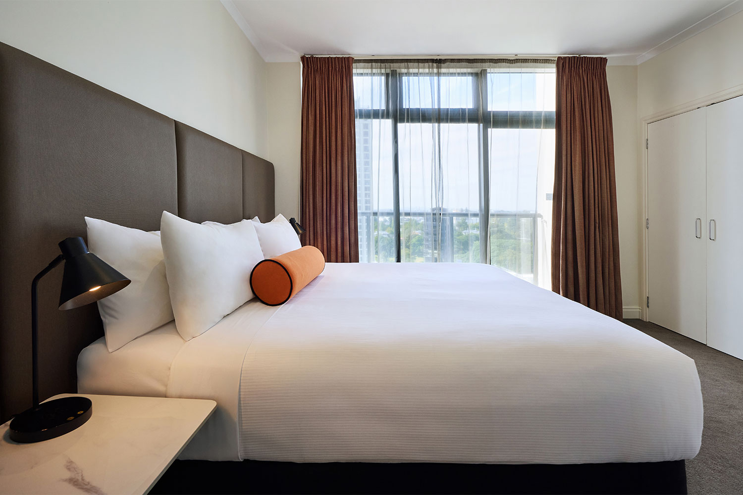 adina citylife auckland premiere grand one bedroom balcony 2026 1