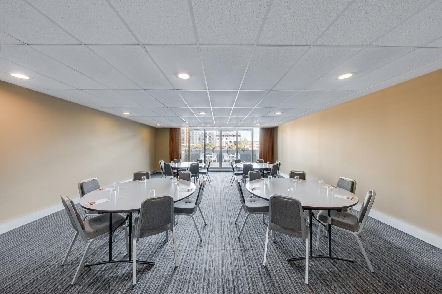 adina apartment hotel wollongong conference sandonl cabaret 02 2018