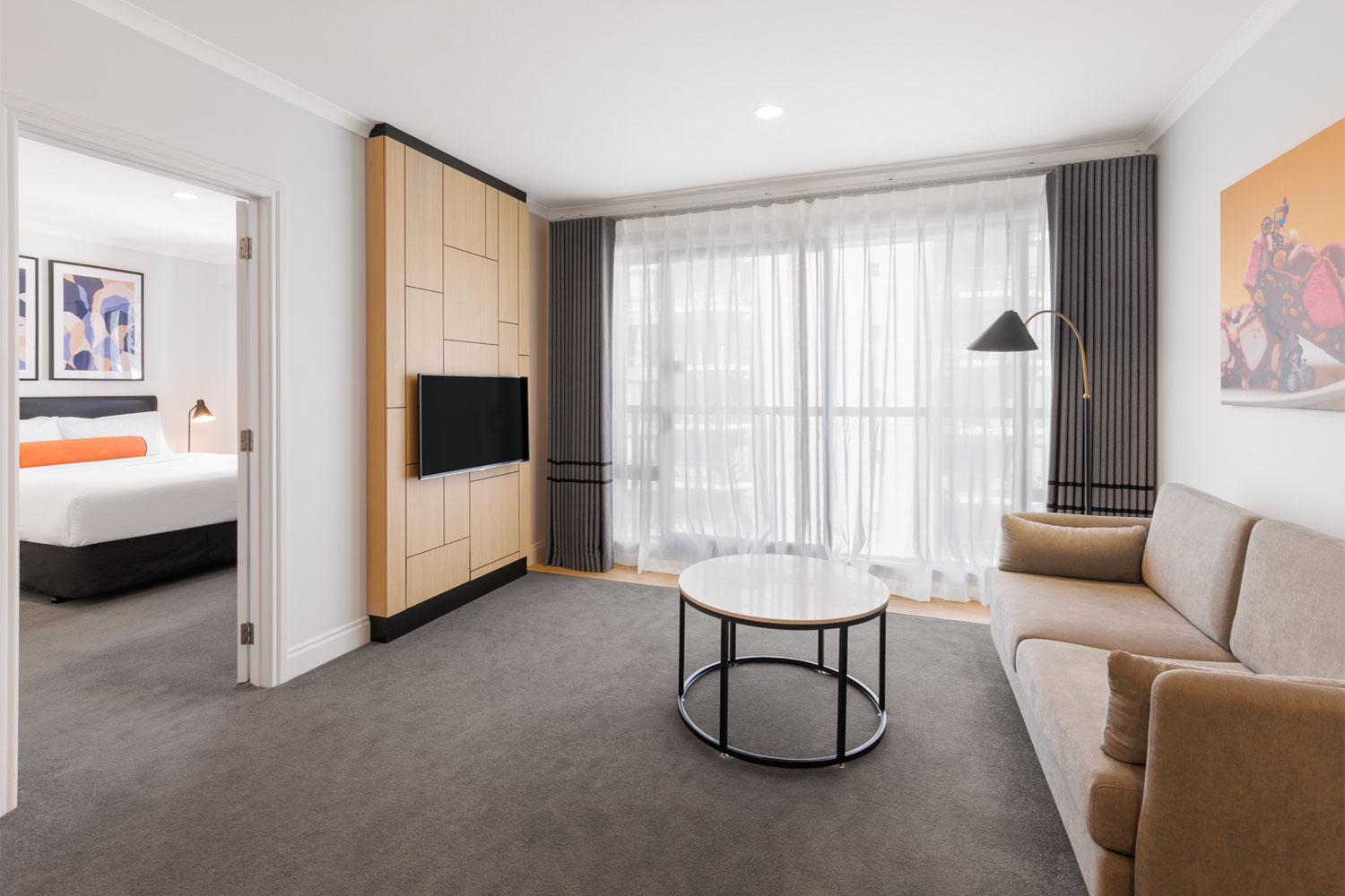 557251 citylife auckland deluxe suite