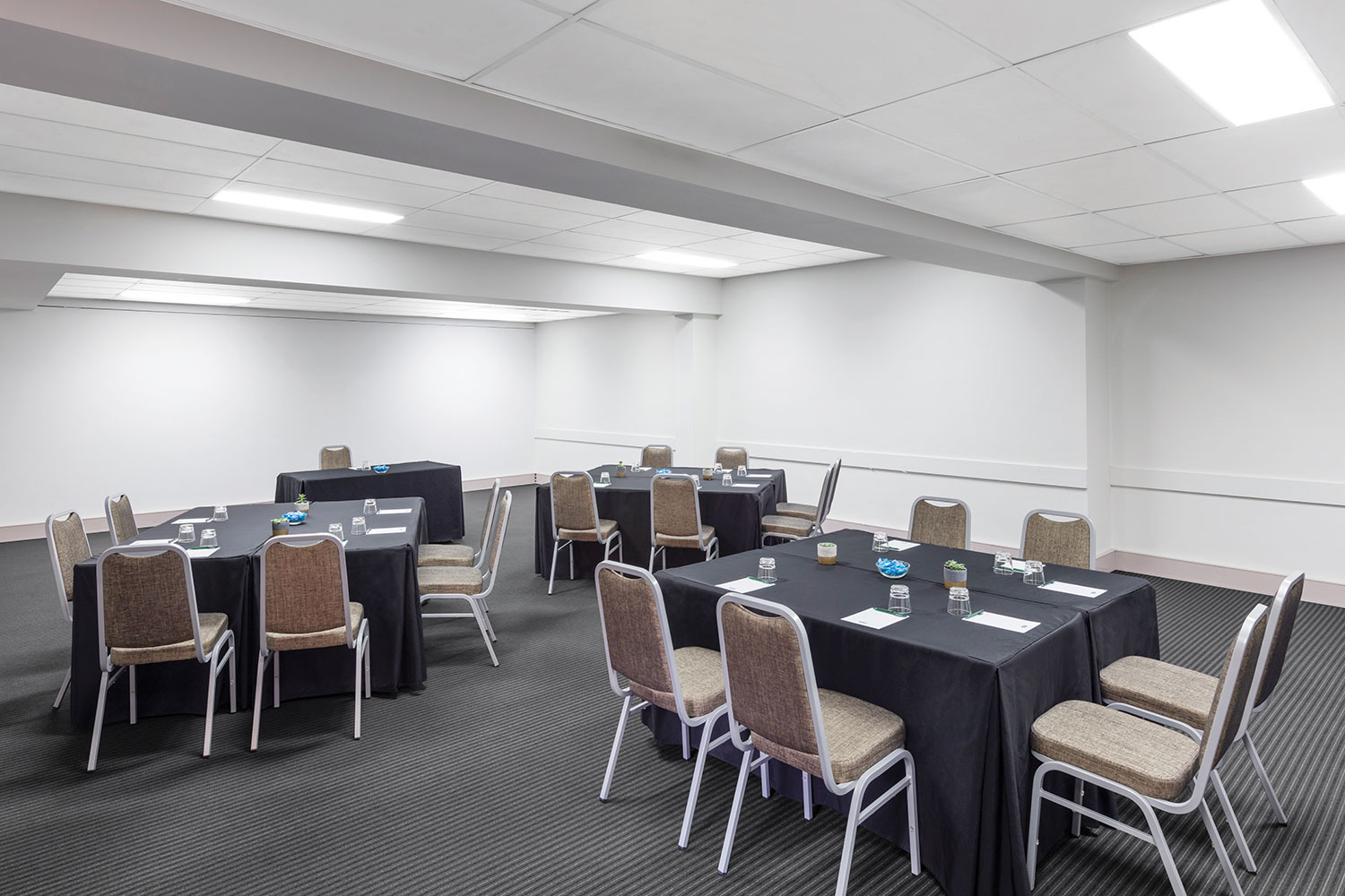 adina serviced apartments canberra kingston conference room banquet 02 2017