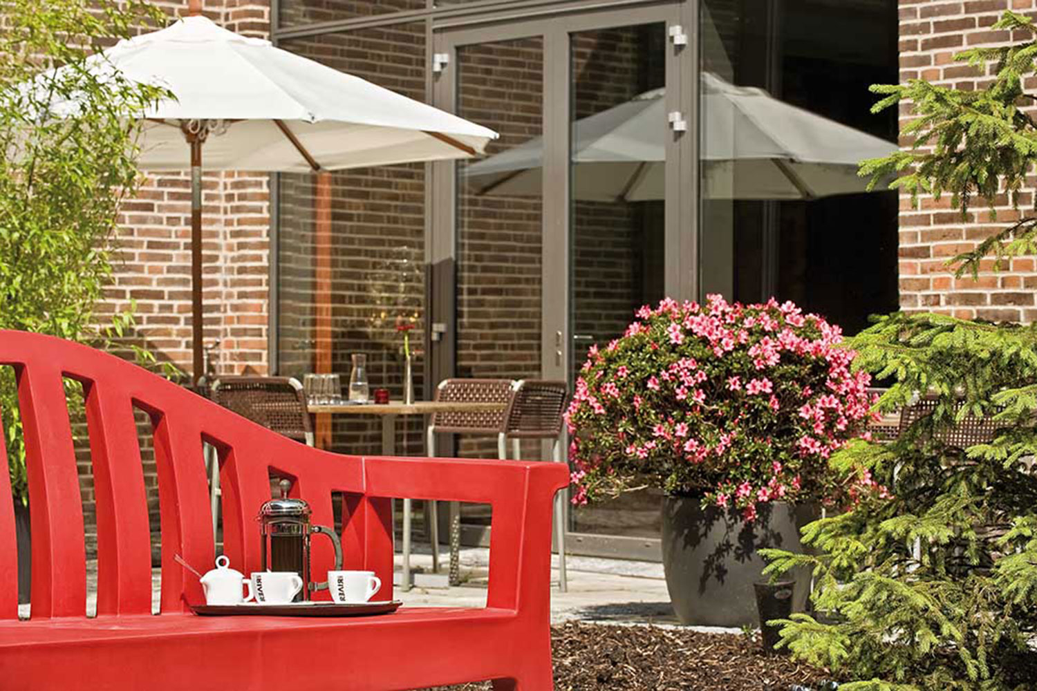 adina apartment hotel copenhagen courtyard 01 2009