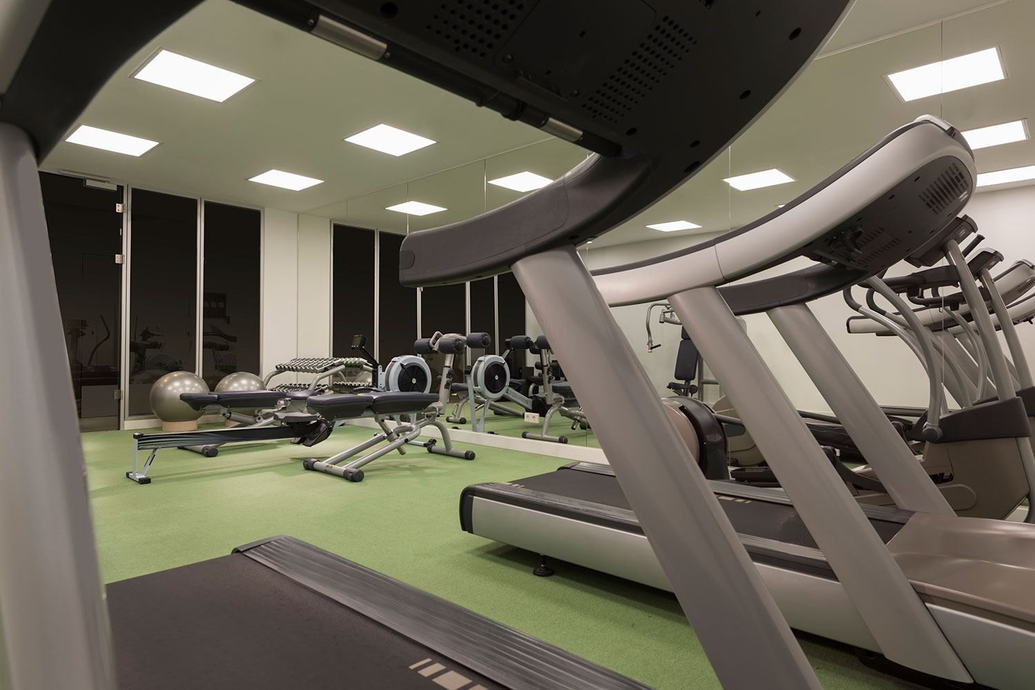 adina apartment hotel hackescher markt gym 1