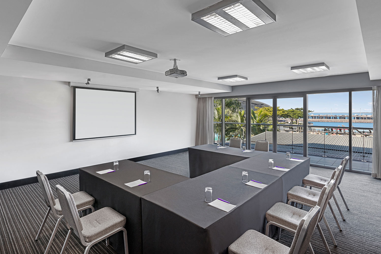 adina apartment hotel vibe hotel darwin waterfront conference room mauna loa u shape 2016