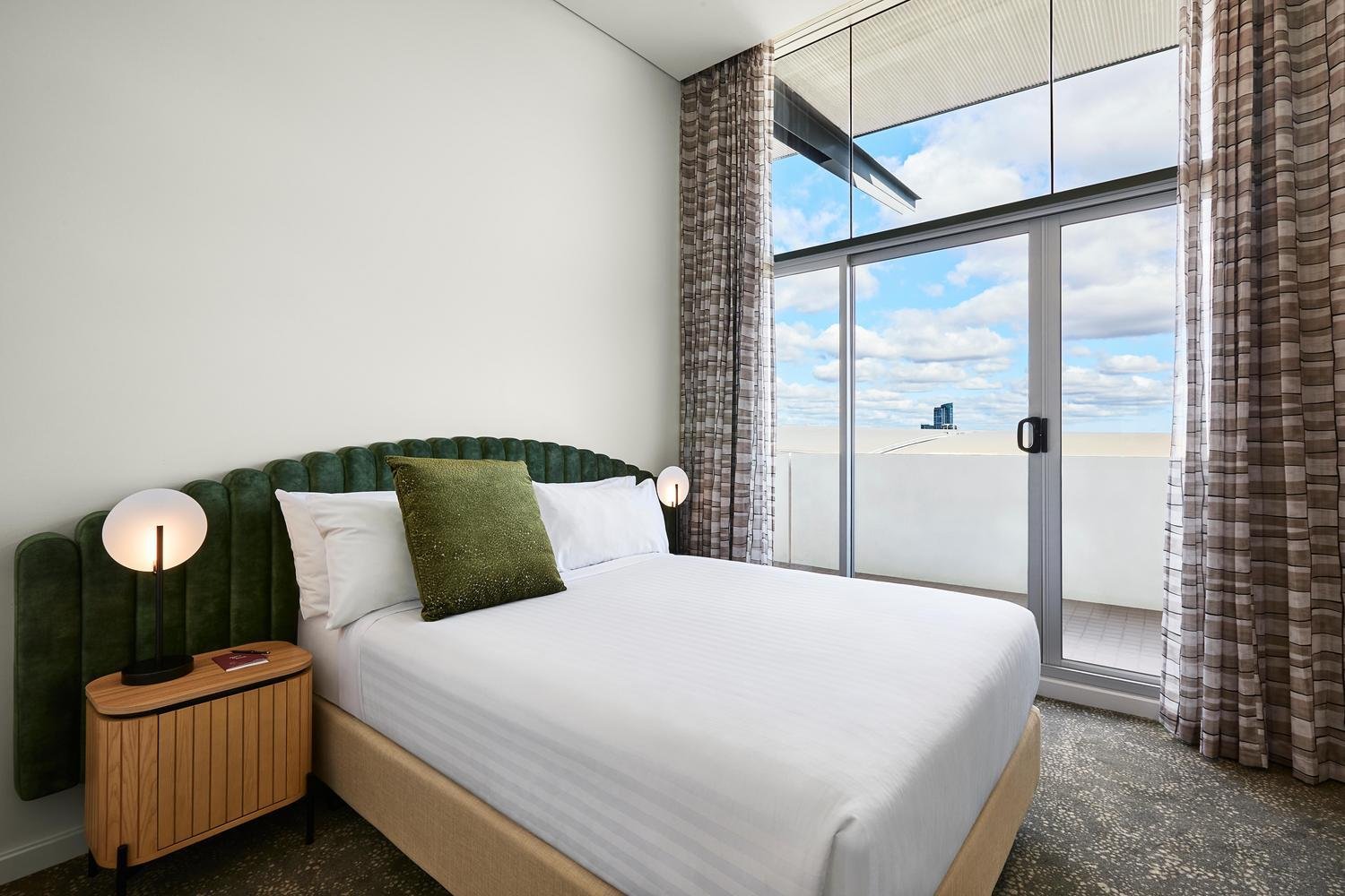 adina perth premier two bedroom convention view 01 2026