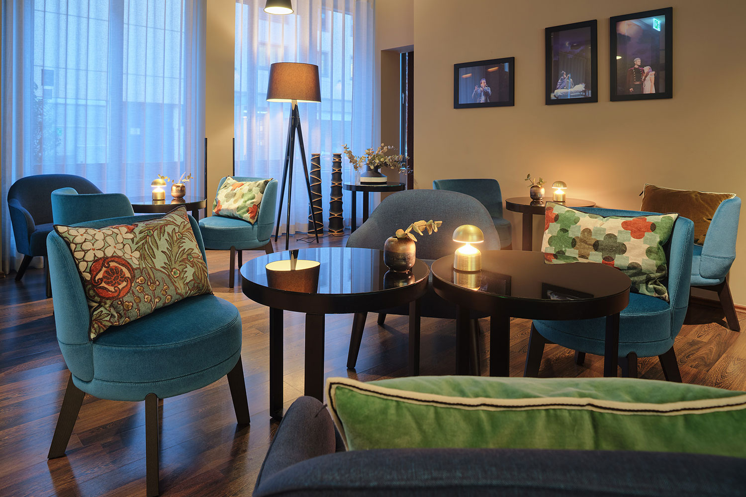 adina apartment hotel frankfurt neue oper restaurant1 11 2022