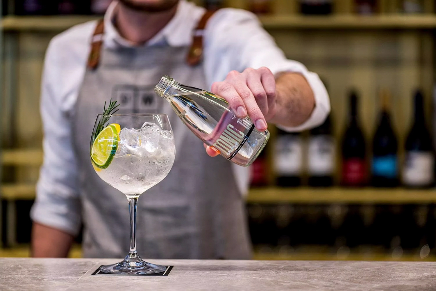 one queen restaurant 1500 1000 bartender 1