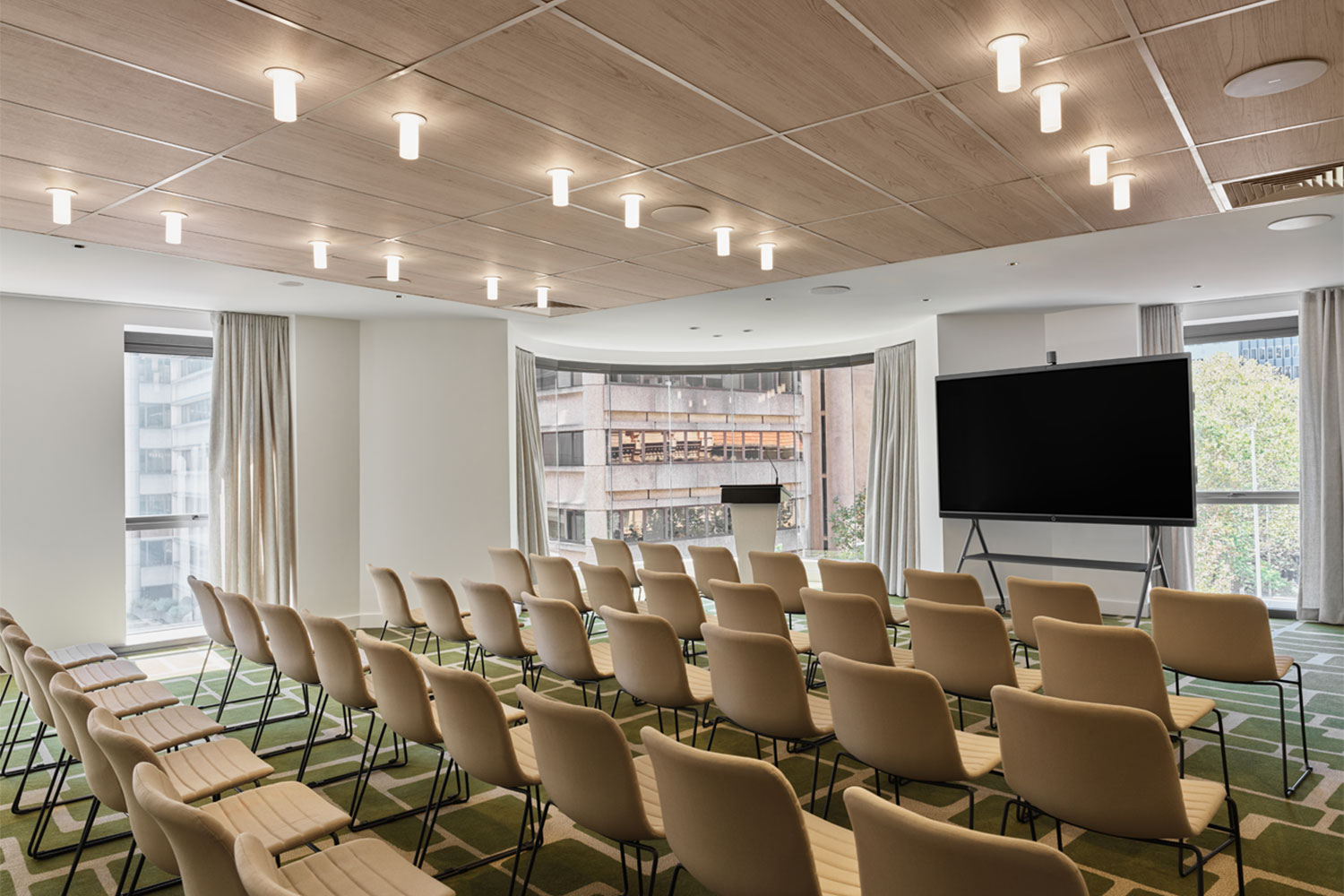 20250313 adina town hall interiors co_12_bathurst_theatre_92156