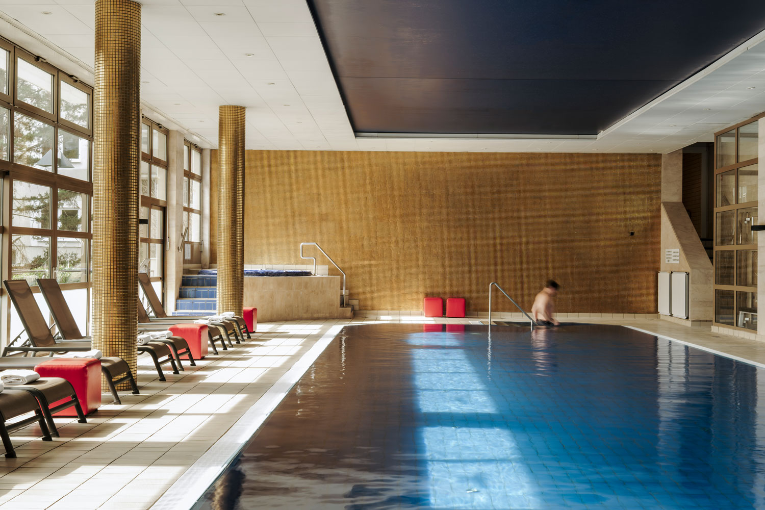 adina hotel budapest pool 01