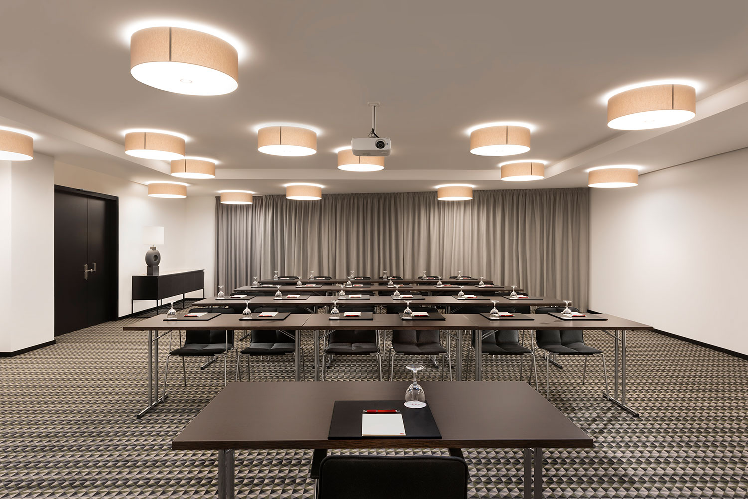 adina apartment hotel leipzig conference room bruhl classroom 01 2017