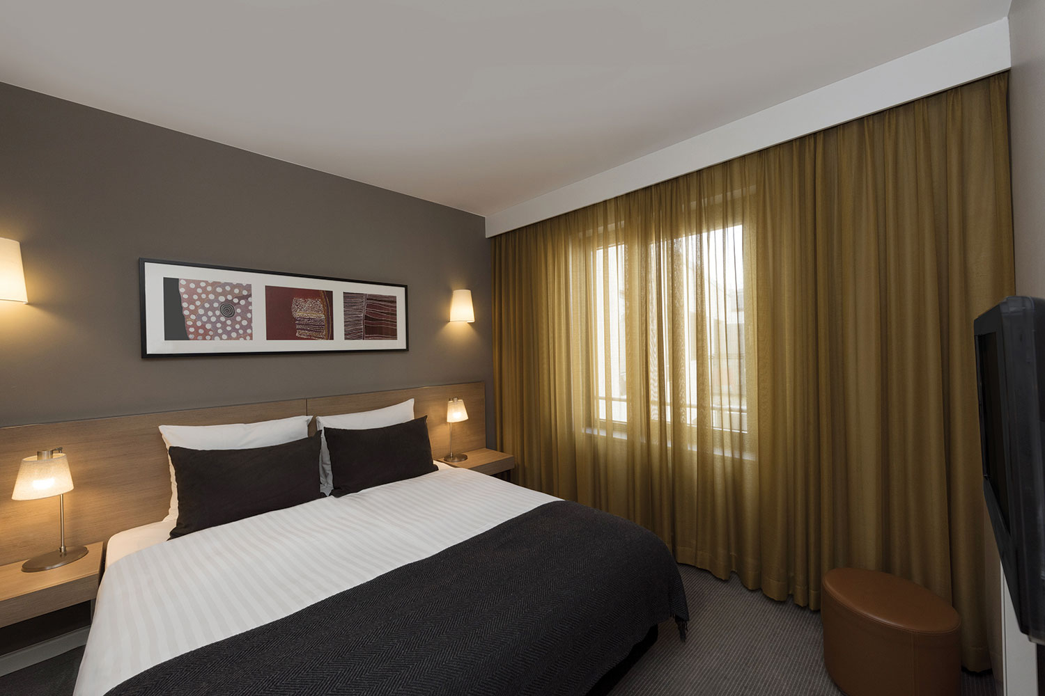 adina apartment hotel hamburg michel one bedroom apartment bedroom 01 2017