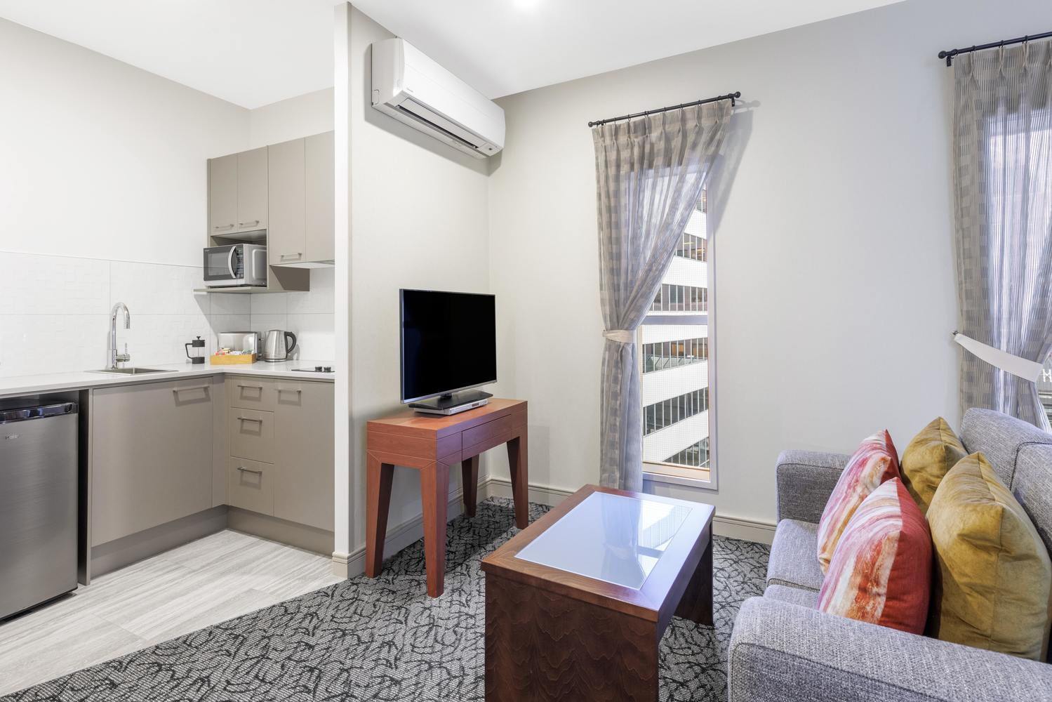 adina citylife wellington studio room