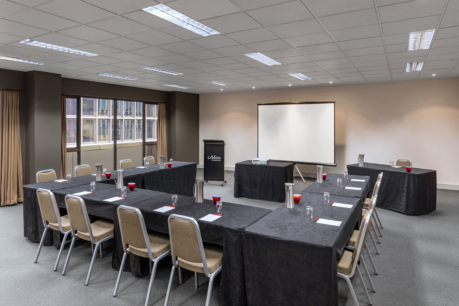 adina apartment hotel melbourne conference waratah room u shape 02 2017