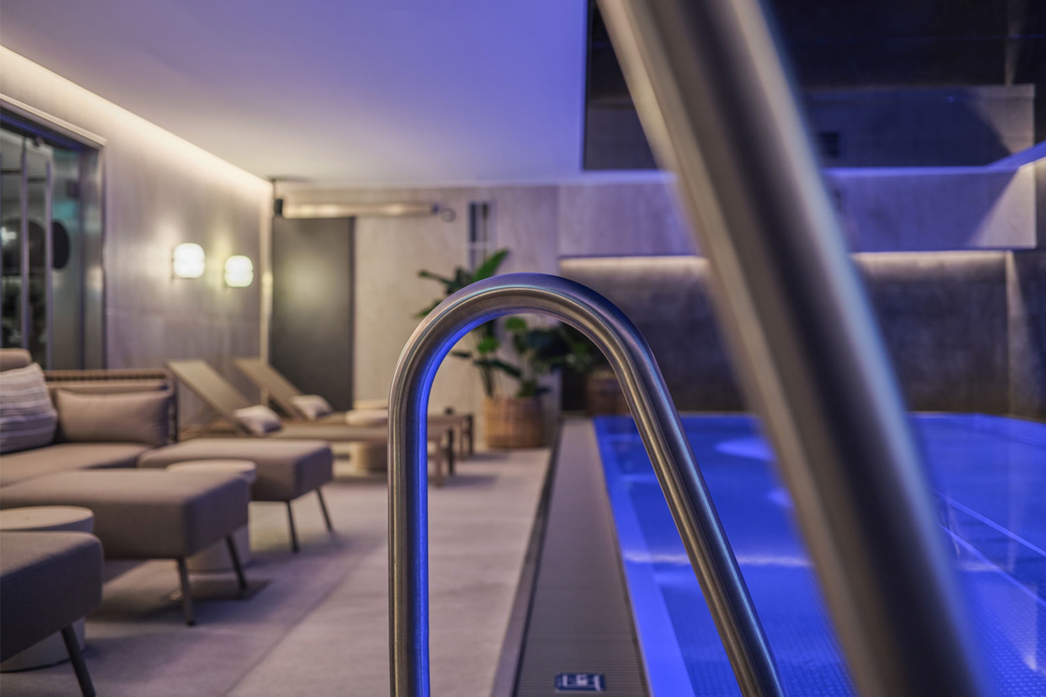 adina hotel wiesbaden pool 02_22