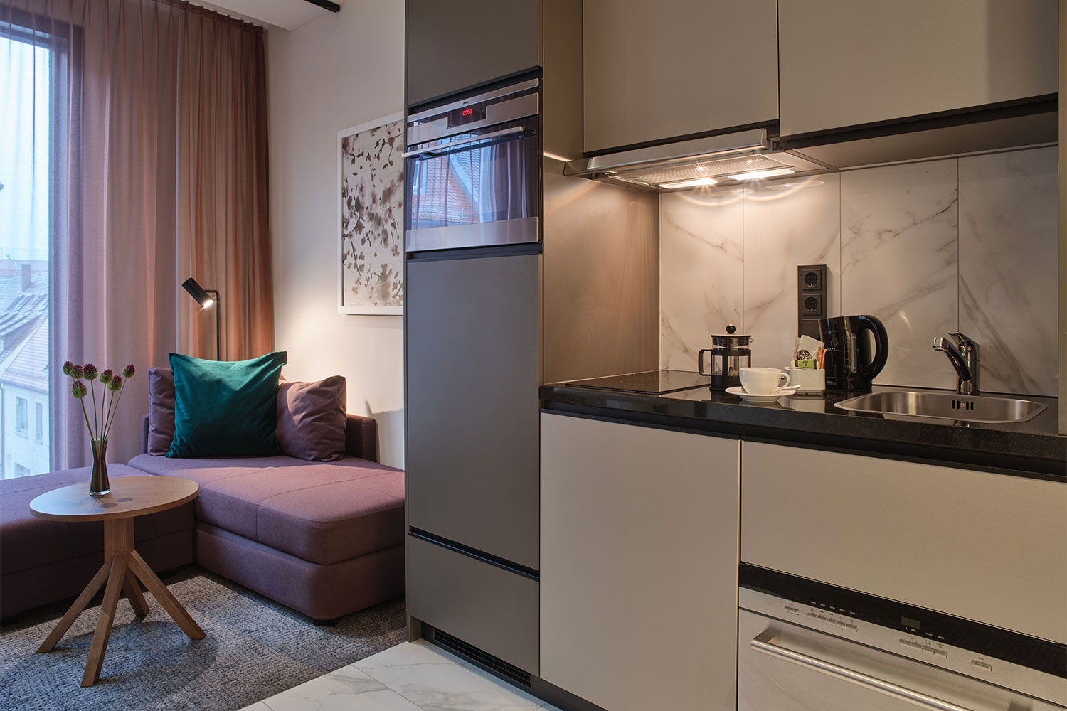 adina apartment hotel nuremberg studio kitchen 10 2020 4