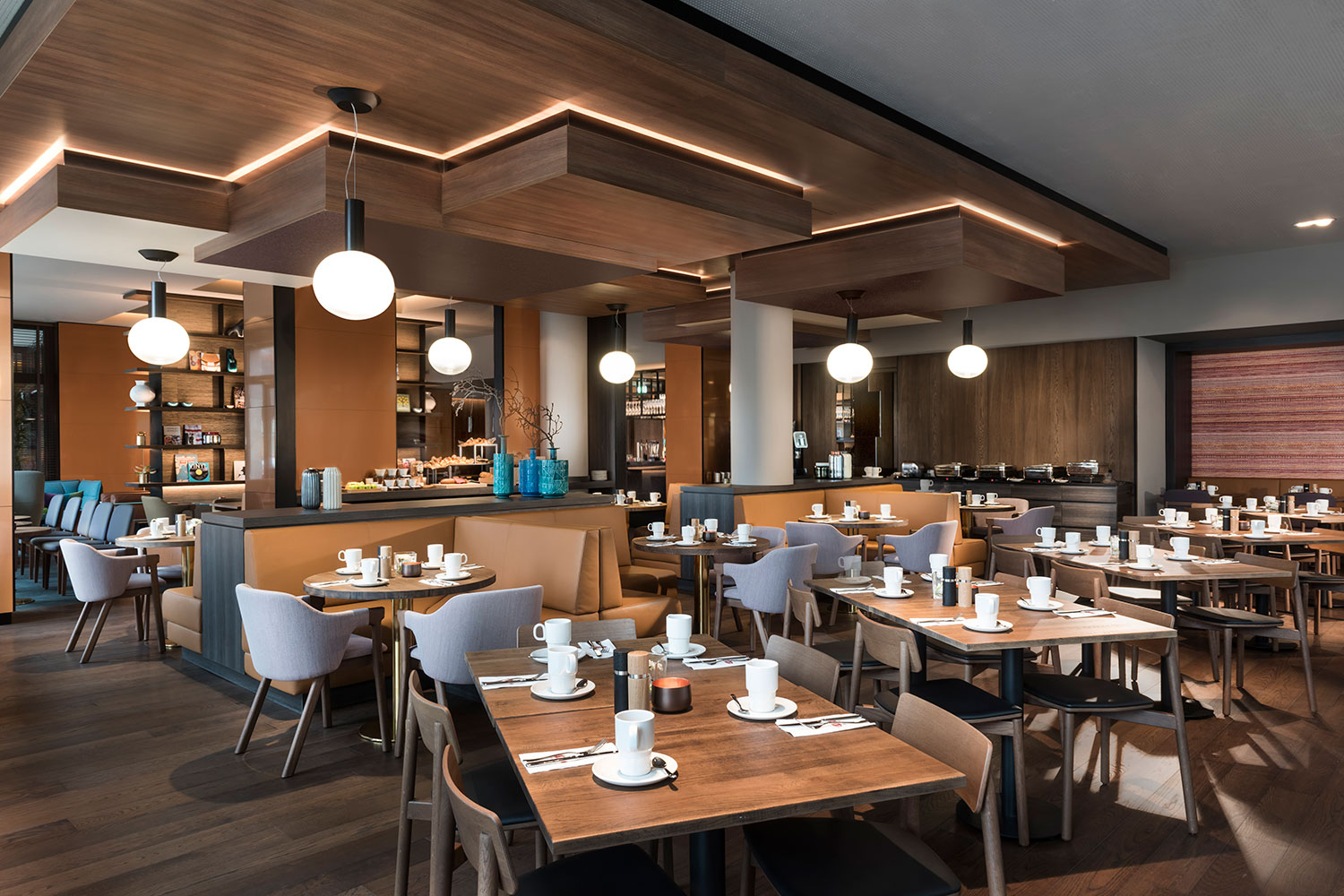 adina apartment hotel frankfurt restaurant 2017