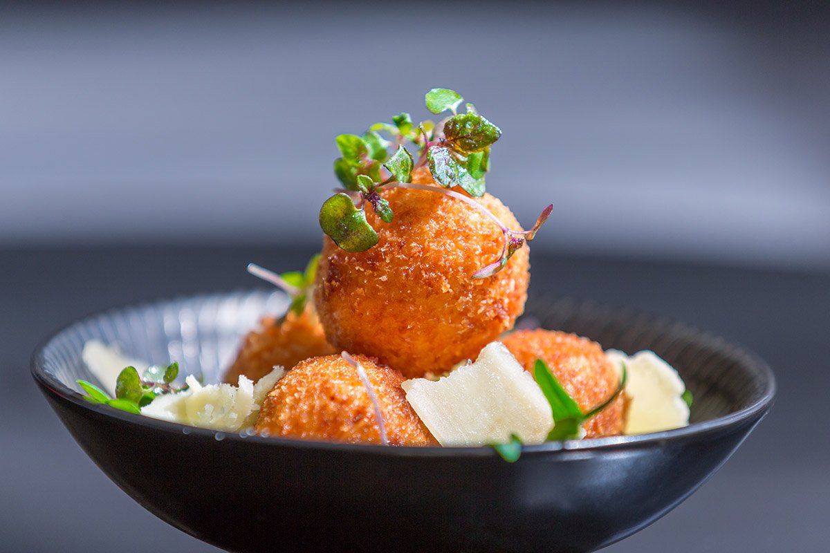 travelodge hotel sydney airport food arancini balls 2017