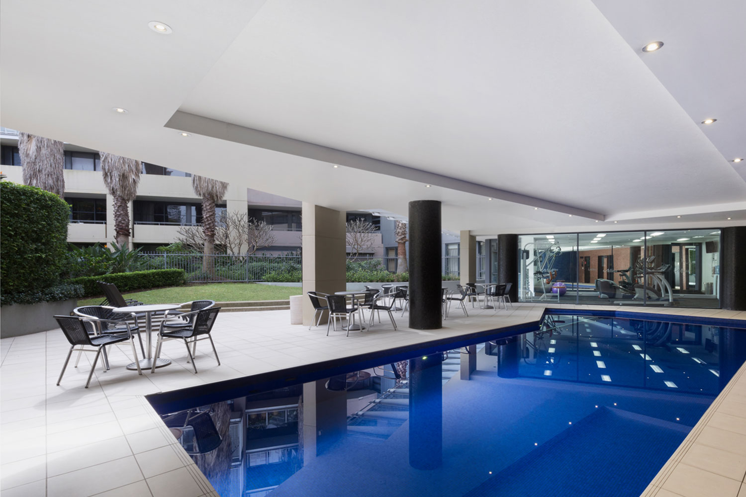 adina apartment hotel sydney darling harbour pool 02 2016