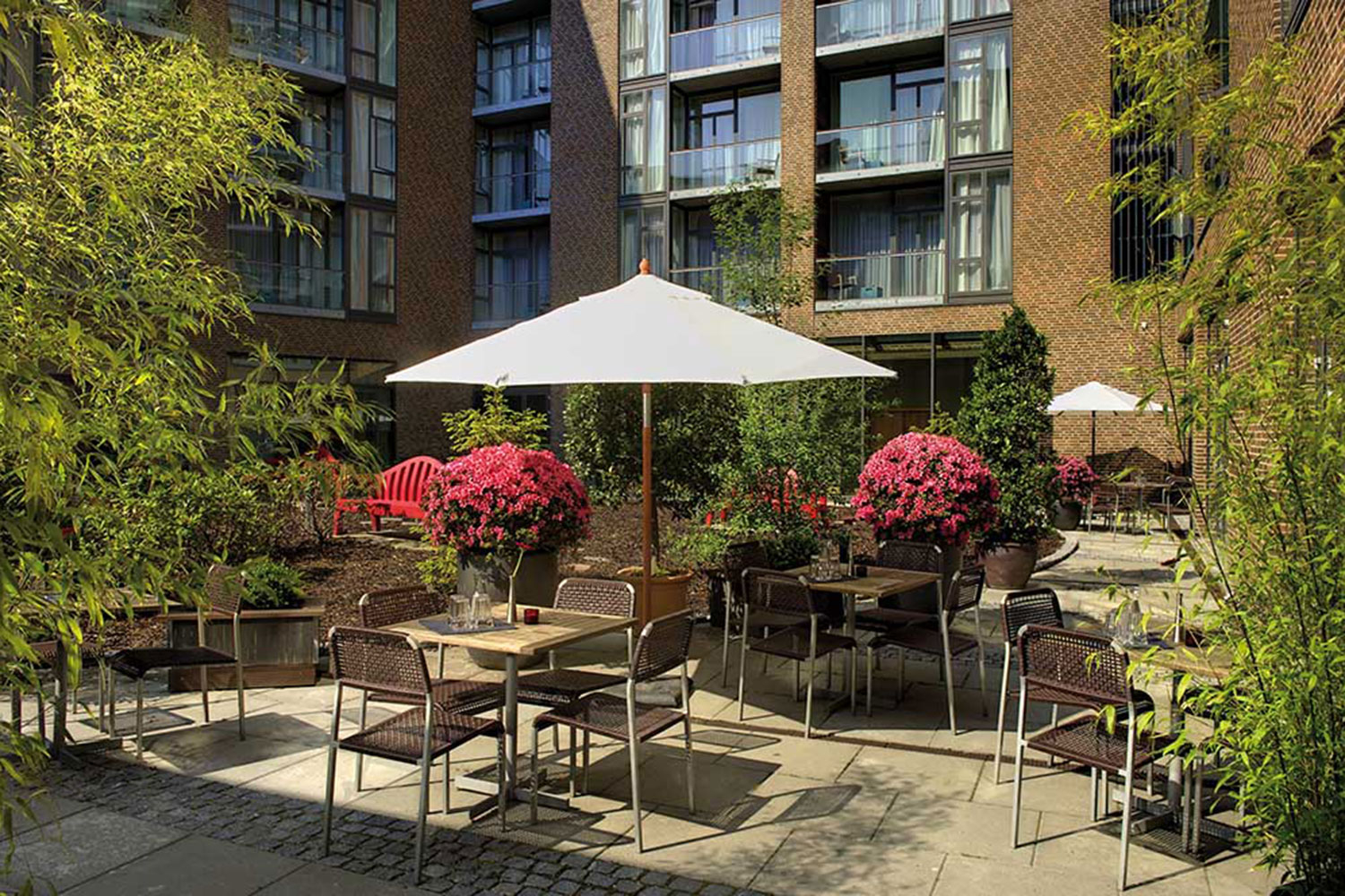 adina apartment hotel copenhagen courtyard 02 2009