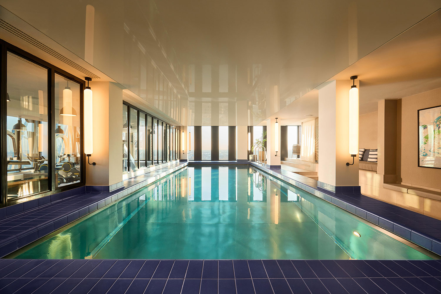 adina hotel munich pool 04 2022