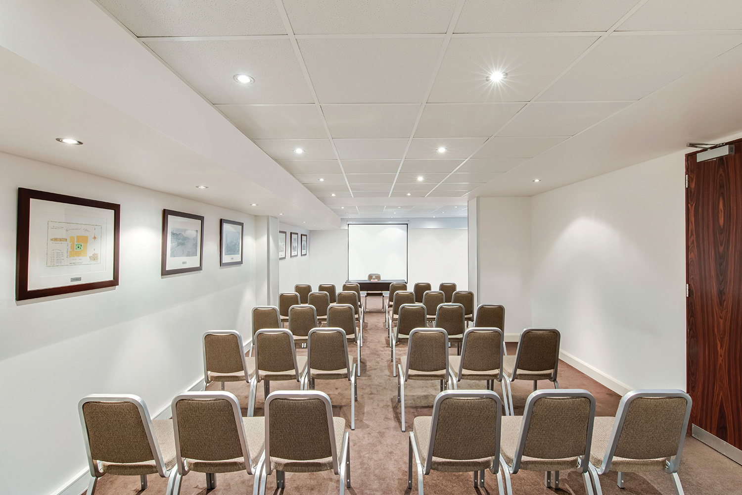 adina apartment hotel adelaide conference bullion theatre 01 2018