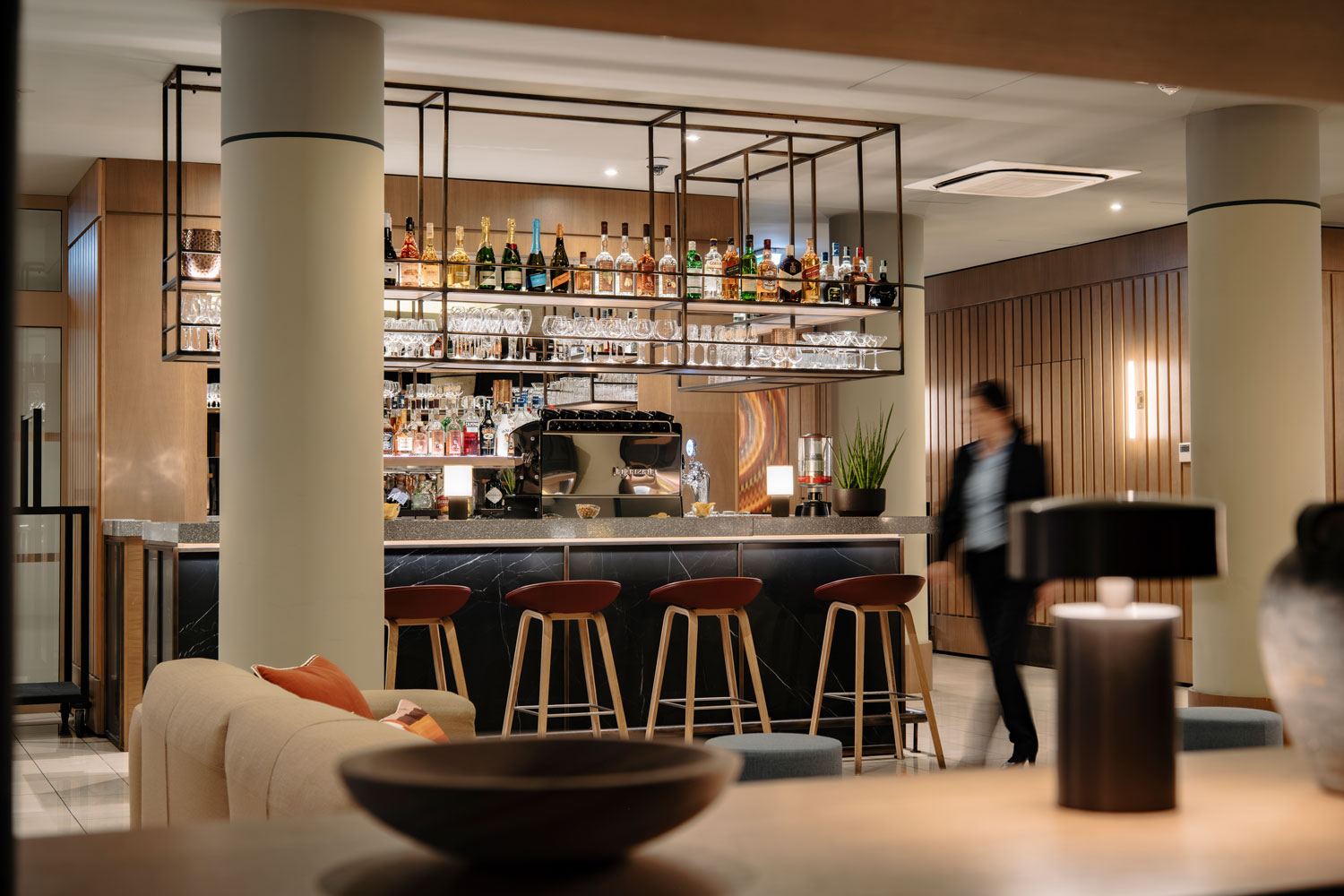 adina hotel budapest bar 01