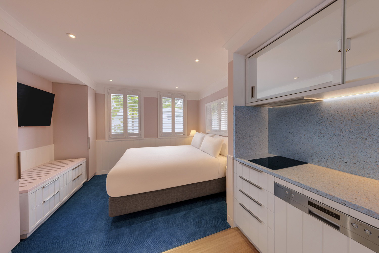 adina_apartment_hotel_sydney_chippendale_studio_kitchenette_01_2022