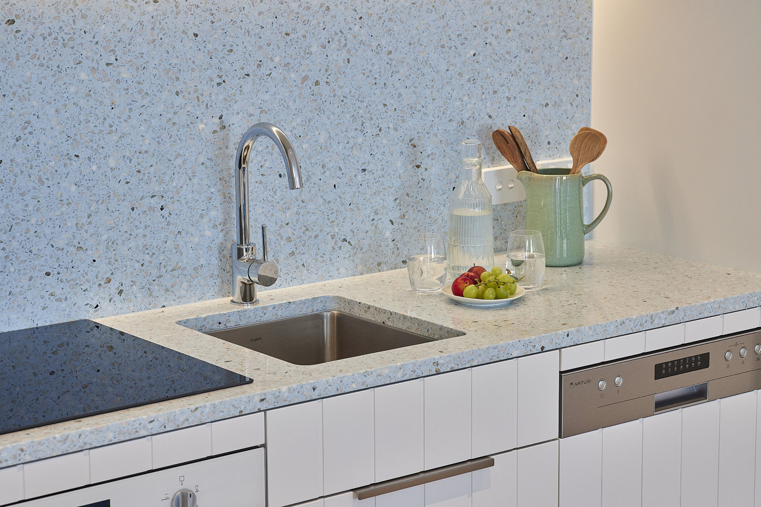 adina_apartment_hotel_sydney_chippendale_kitchen_detail_02_2022