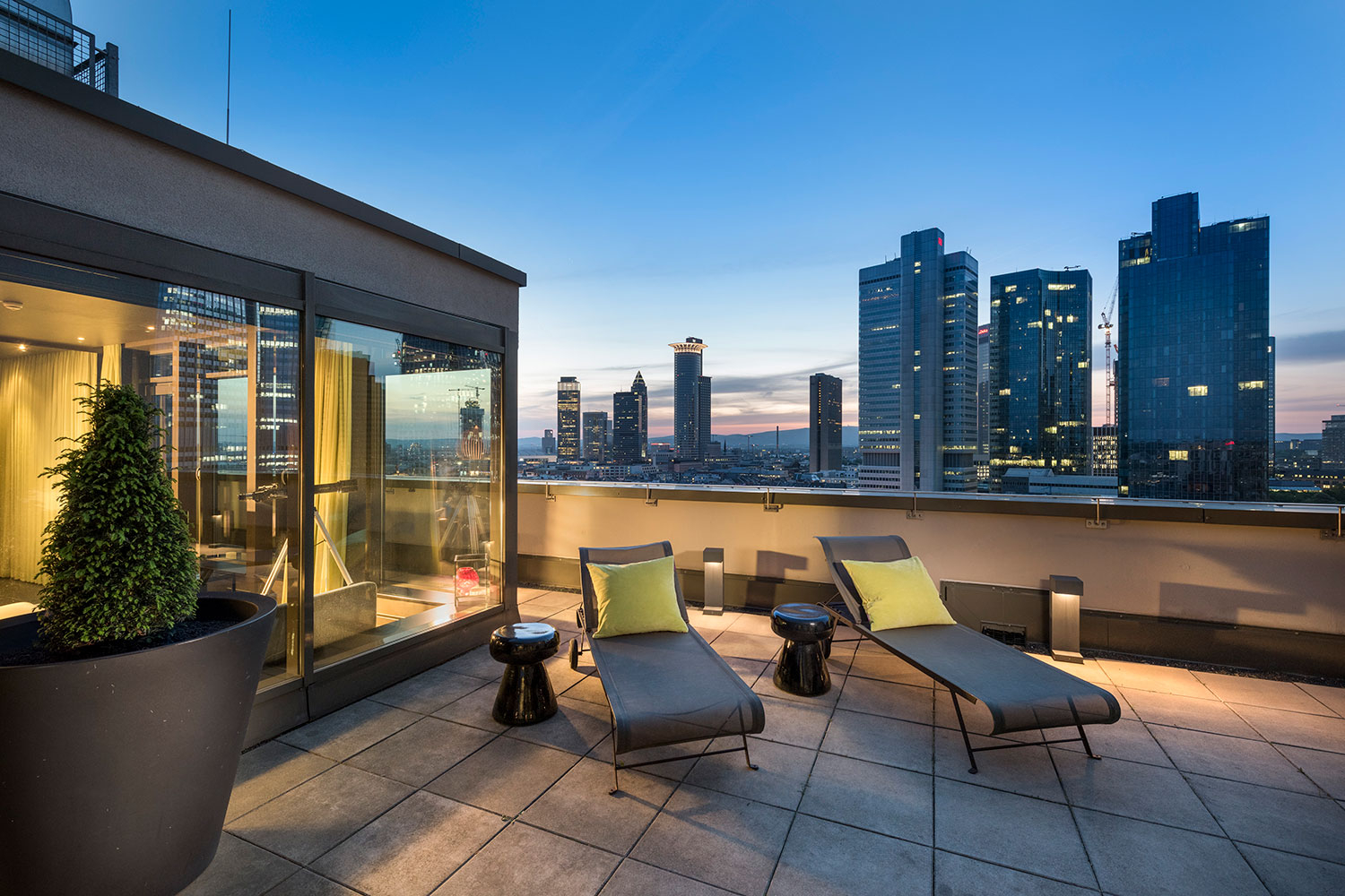 adina apartment hotel frankfurt neue oper penthouse 2 5