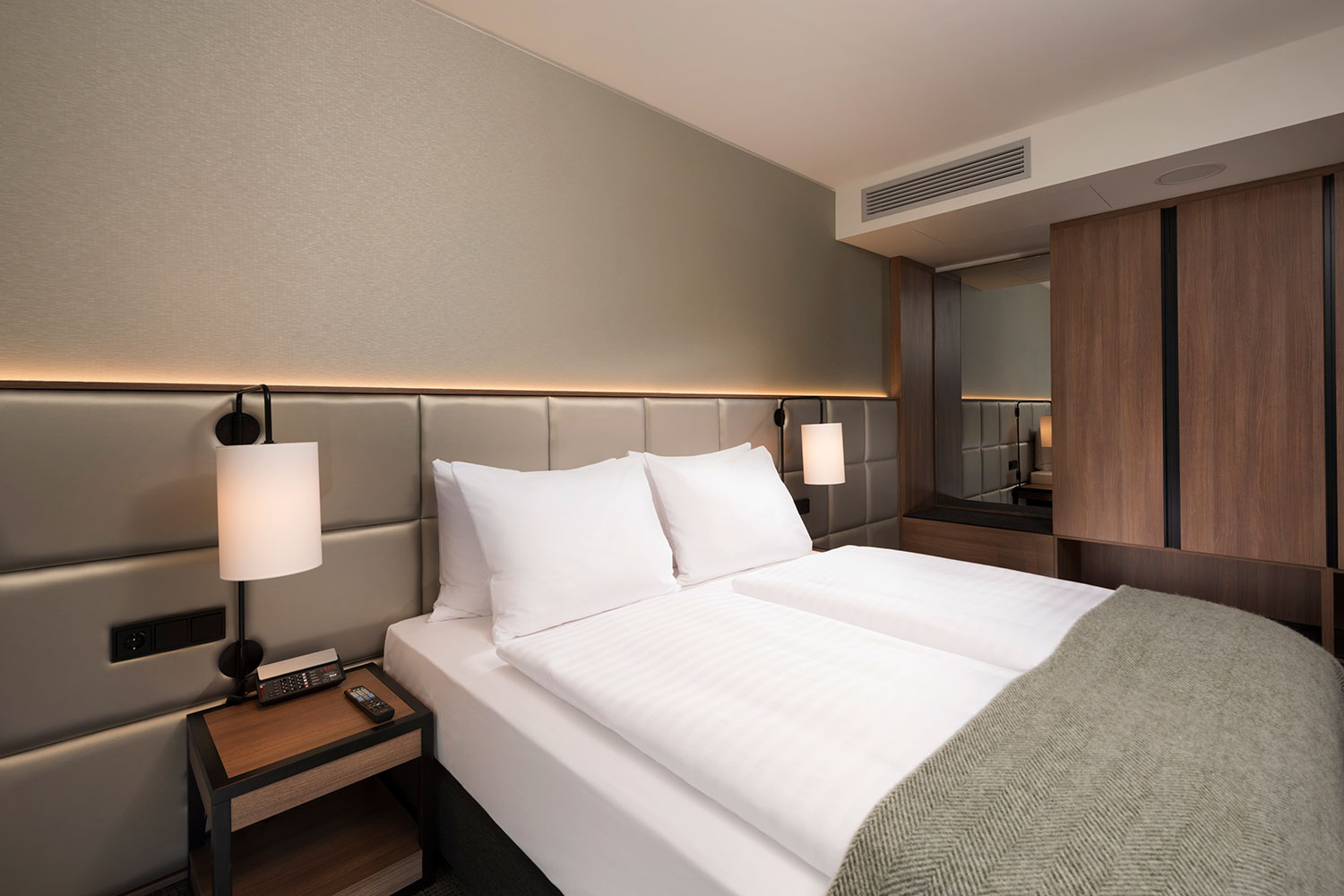 adina apartment hotel frankfurt one bedroom apartment 4