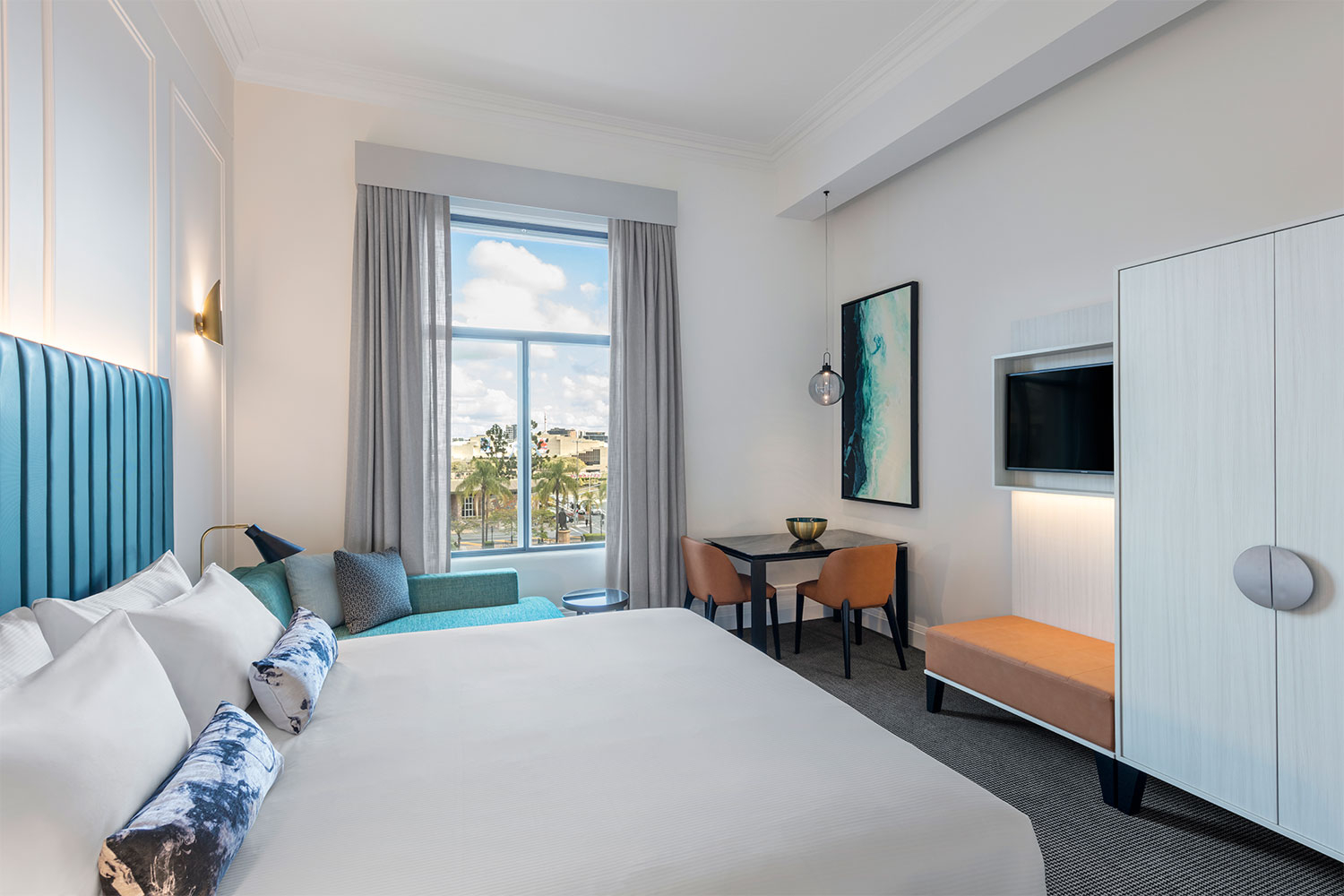 adina apartment hotel brisbane studio room bedroom king v2 01 2018