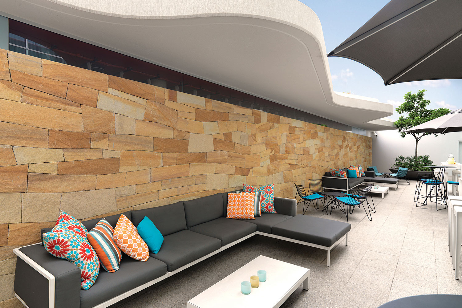 adina apartment hotel bondi beach hotel courtyard 01 2015