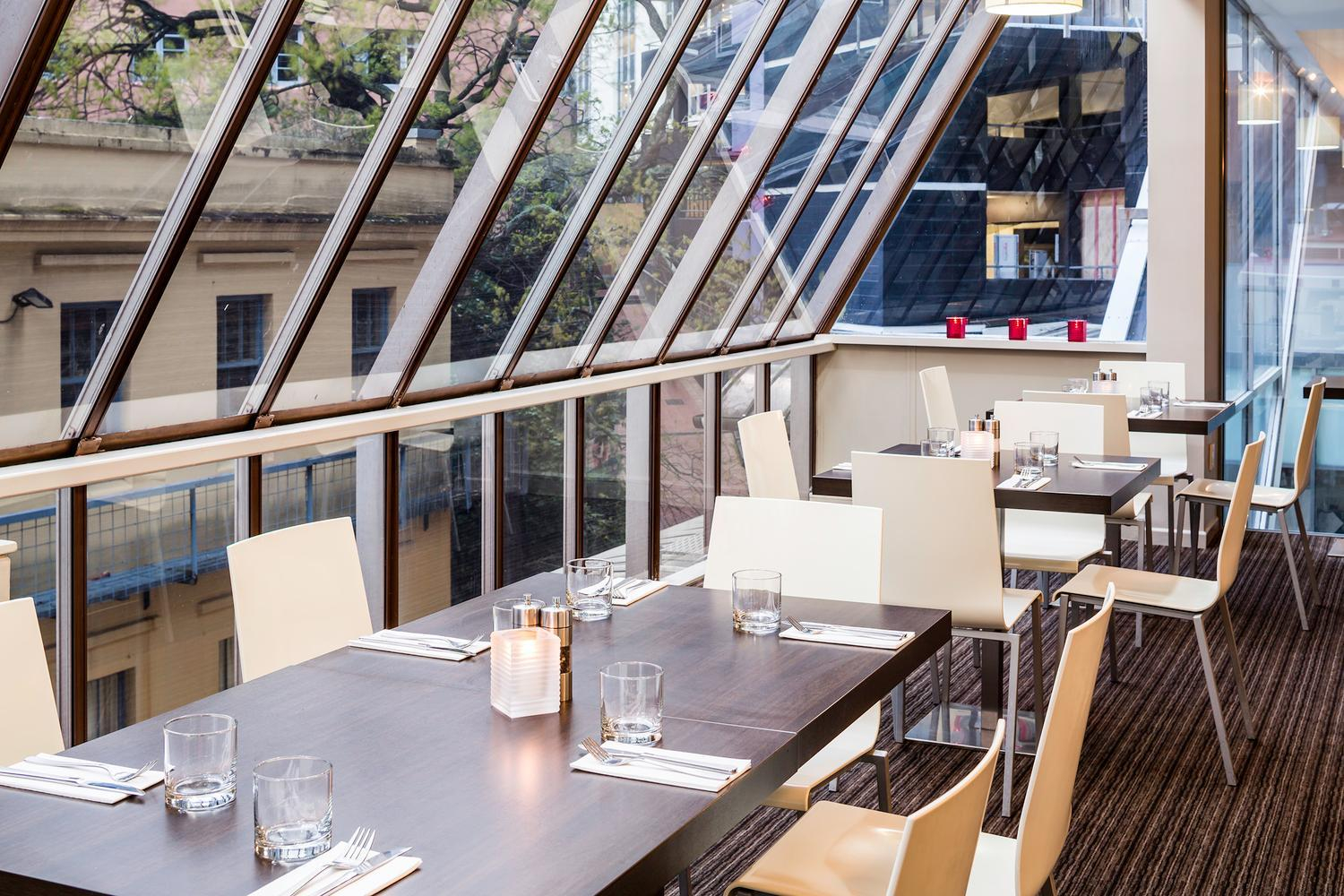 travelodge wellington hotel steps bar restaurant 5 2013