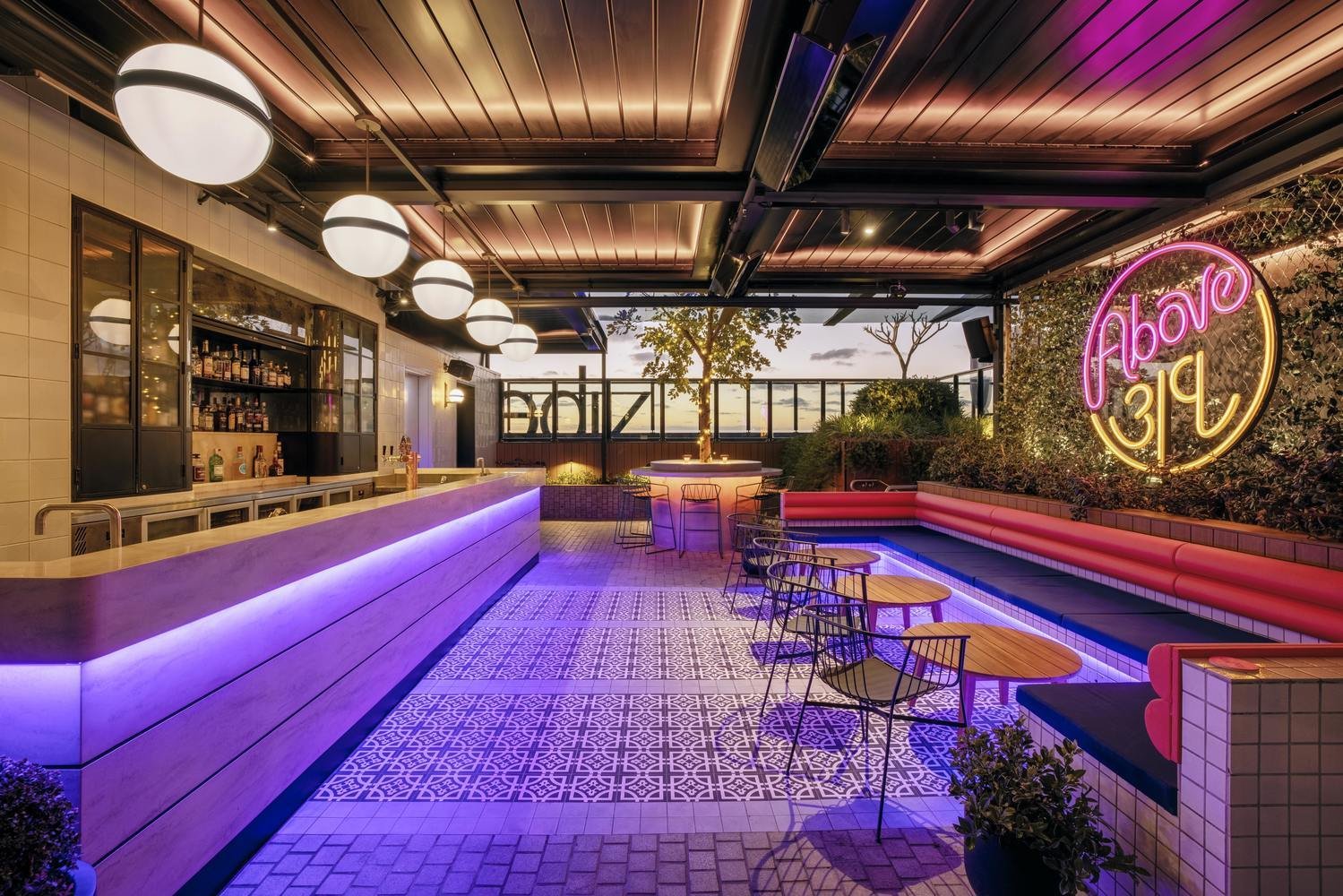 vibe_hotel_darling_harbour_above_319_bar_06_2021