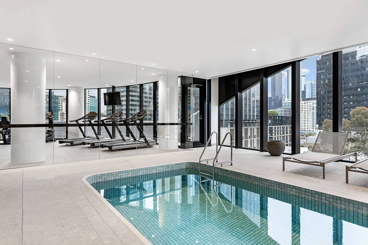 adina apartment hotel melbourne southbank pool 01 2020