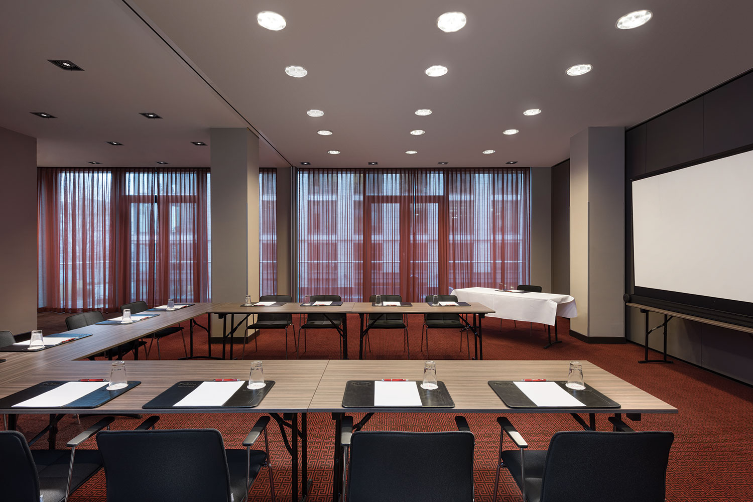 adina apartment hotel frankfurt neue oper conference victoria room u shape setup 02 2017