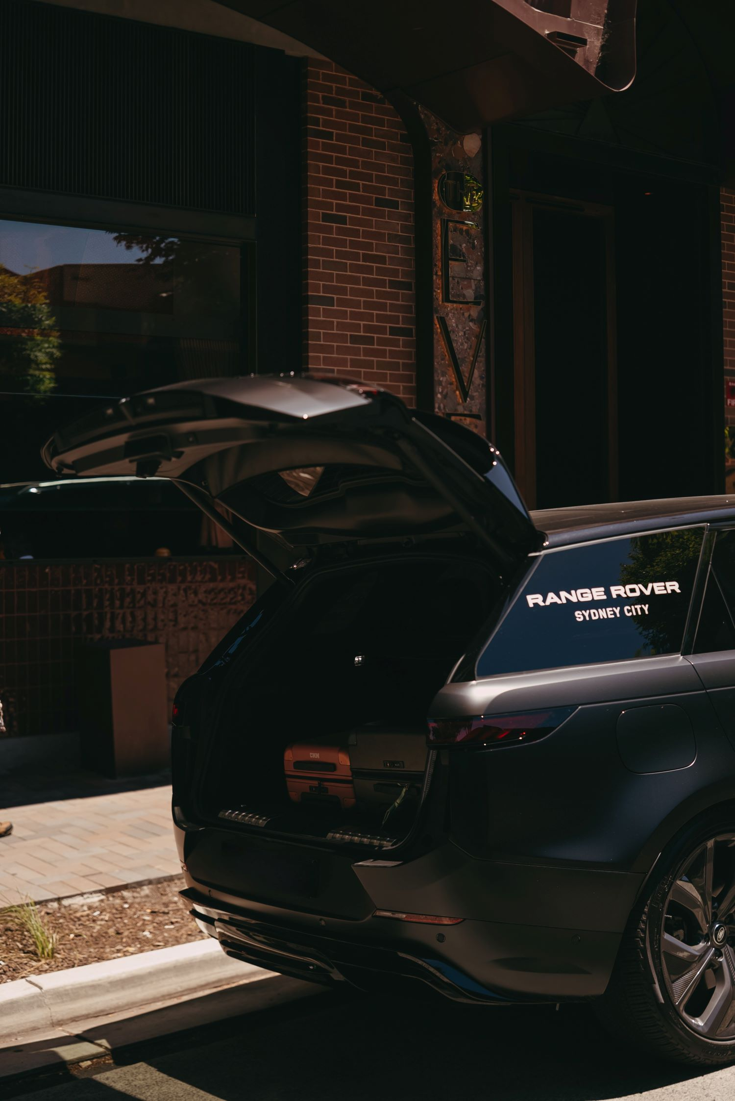 arrive depart in ease 1