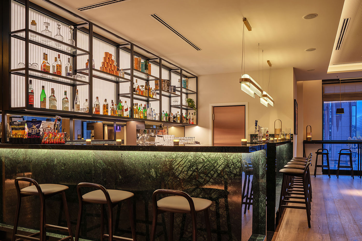 adina hotel cologne_bar otherside_09_2022 1