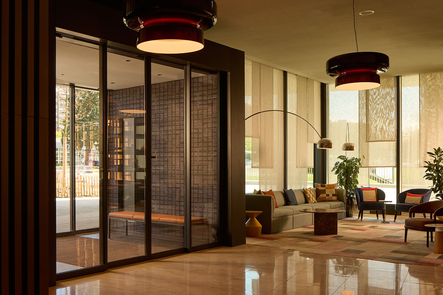adina geneva_lobby entrance_04 2023