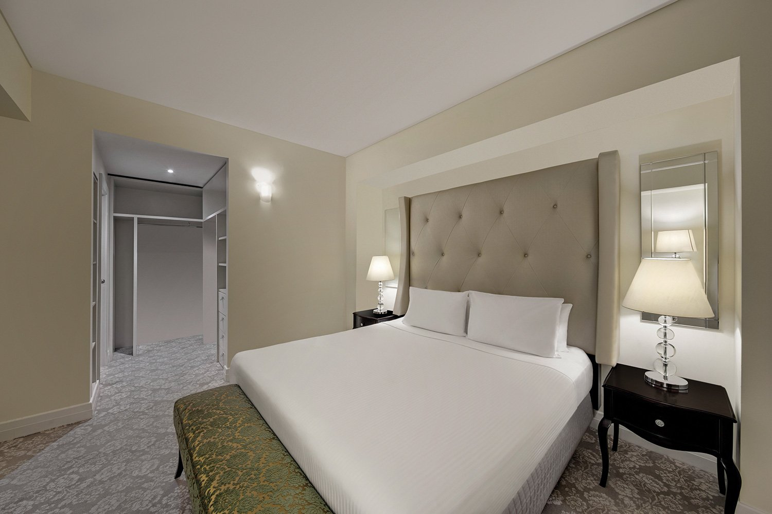 rendezvous hotel melbourne suite bedroom king 01 2016