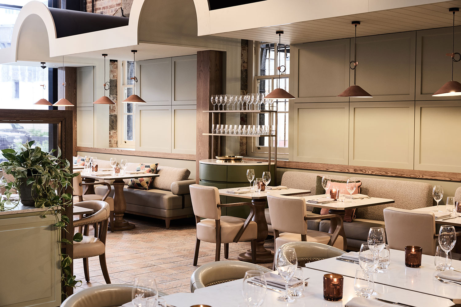 adina apartment hotel pentridge the mess hall