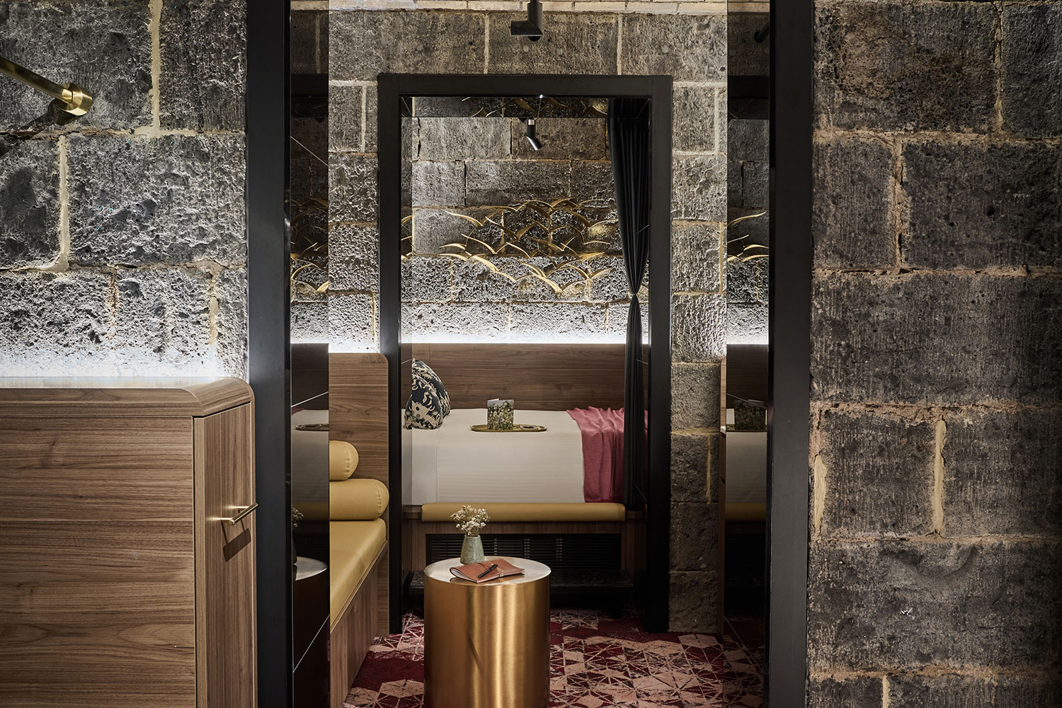 the interlude melbourne suite 03 2023