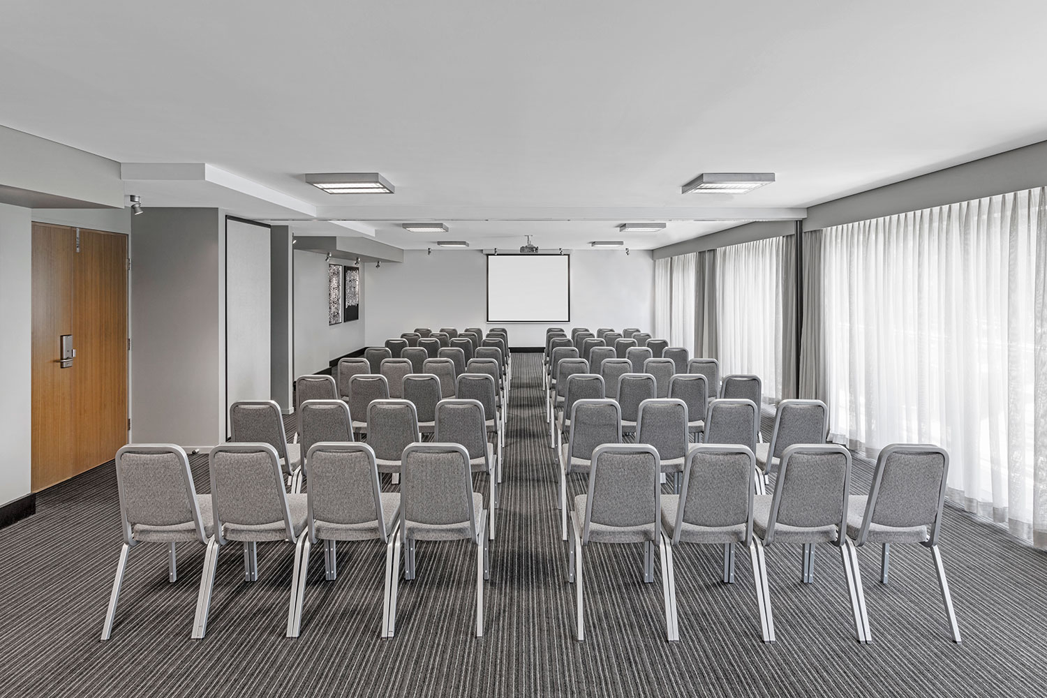 adina apartment hotel vibe hotel darwin waterfront conference room neptuna and mavie theatre 02 2016