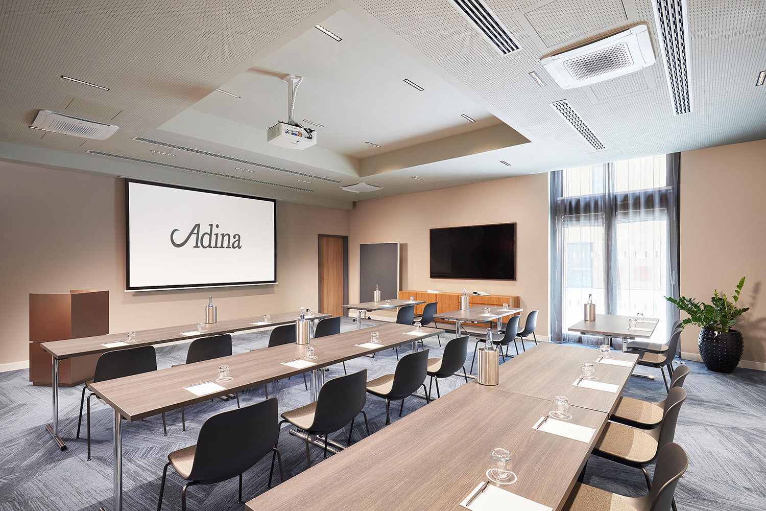 adina hotel dusseldorf_meeting sydney_07 2022