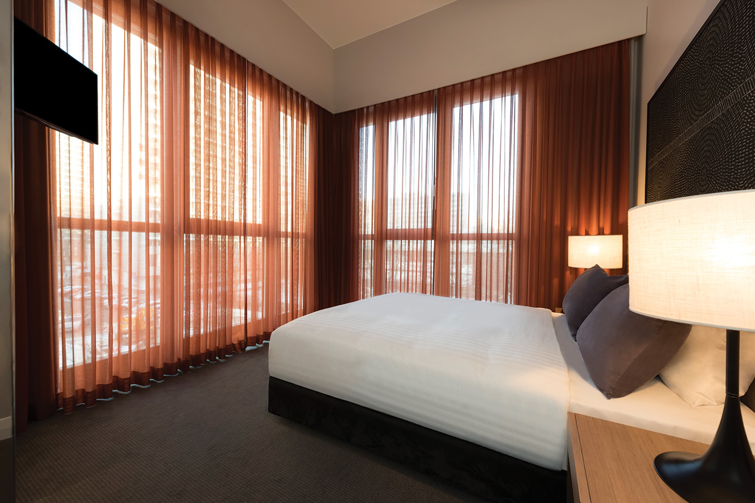 adina apartment hotel berlin checkpoint charlie two bedroom apartment main bedroom 01 2017