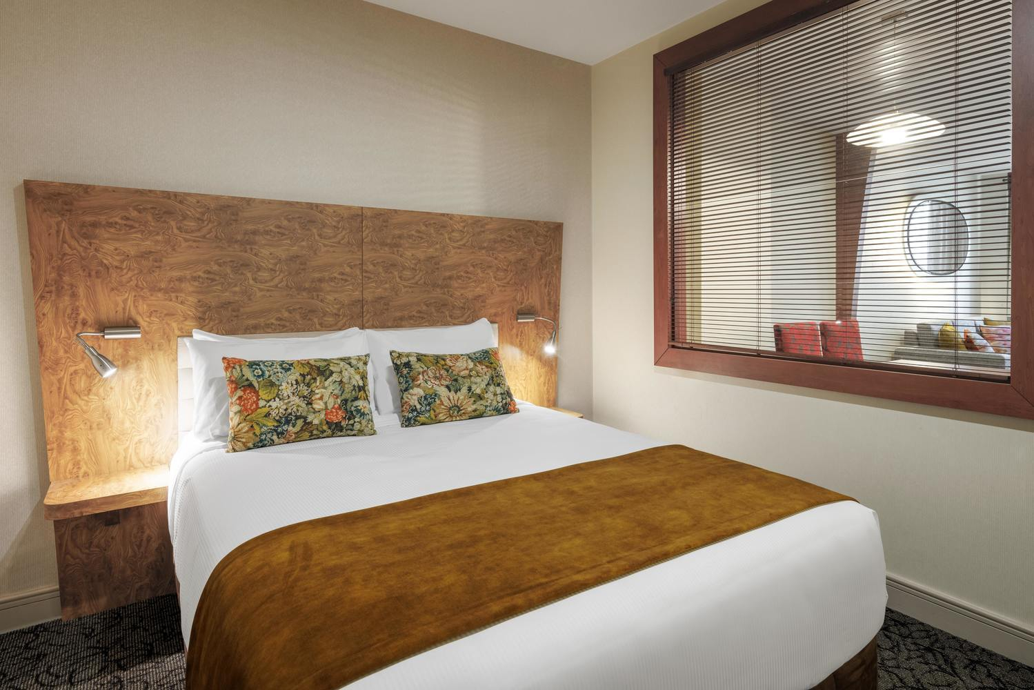 adina citylife wellington executive 2 bedroom suite queen