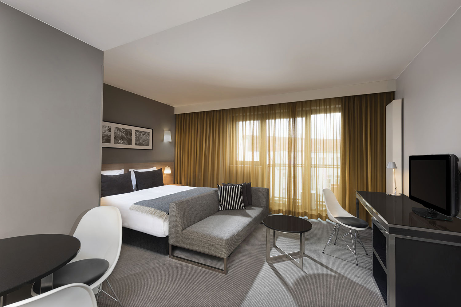 adina apartment hotel hamburg michel studio room bedroom 01 2017