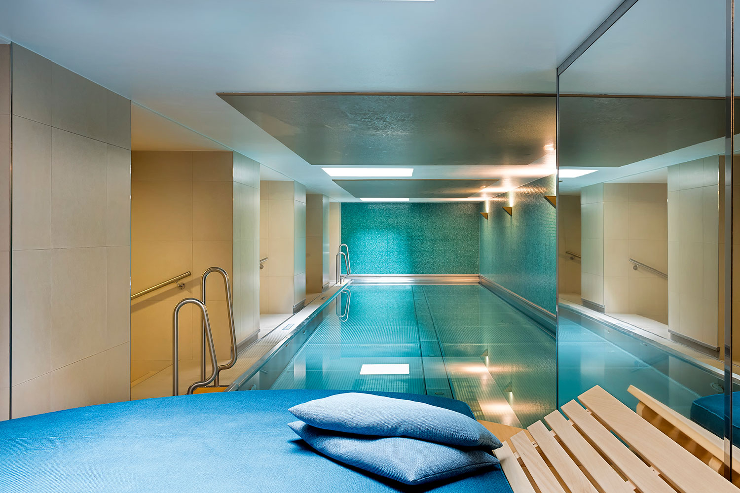 adina apartment hotel berlin checkpoint charlie pool 10